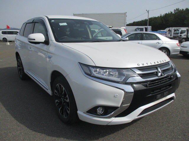 MITSUBISHI OUTLANDER 4WD PHEV SAFETY PACKAGE