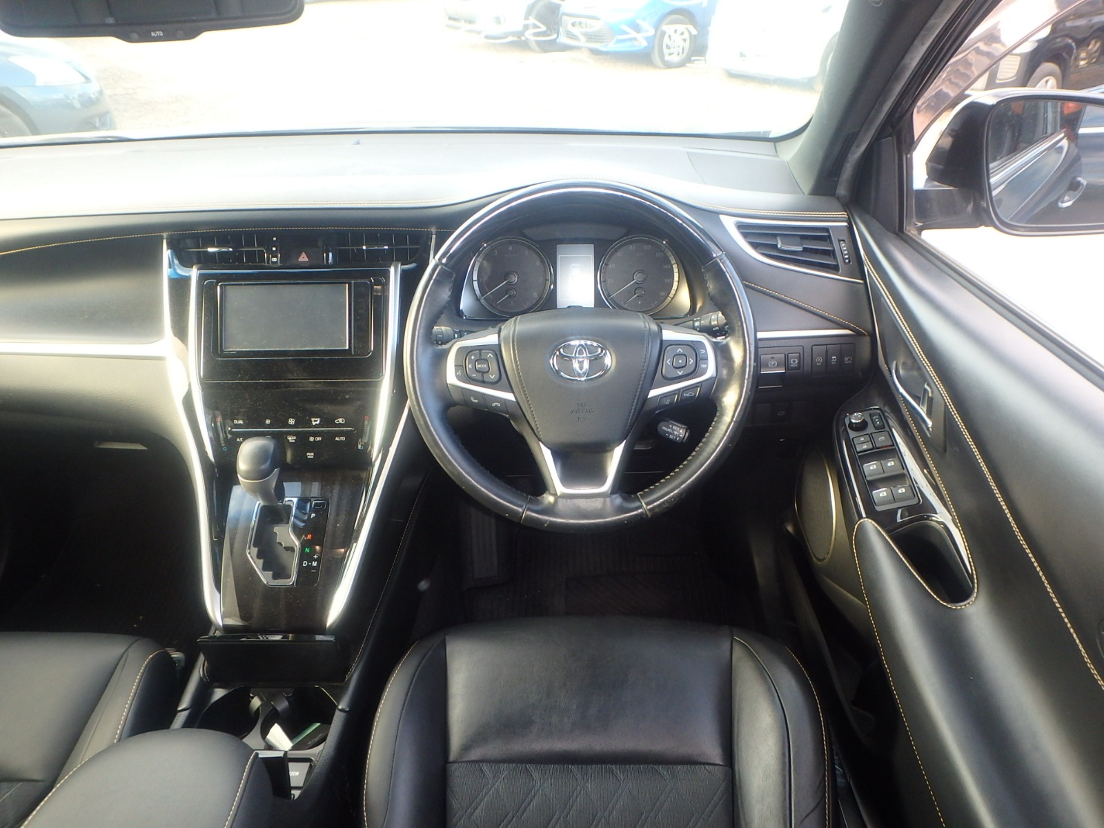 TOYOTA HARRIER PREMIUM