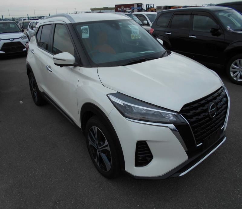 NISSAN KICKS X