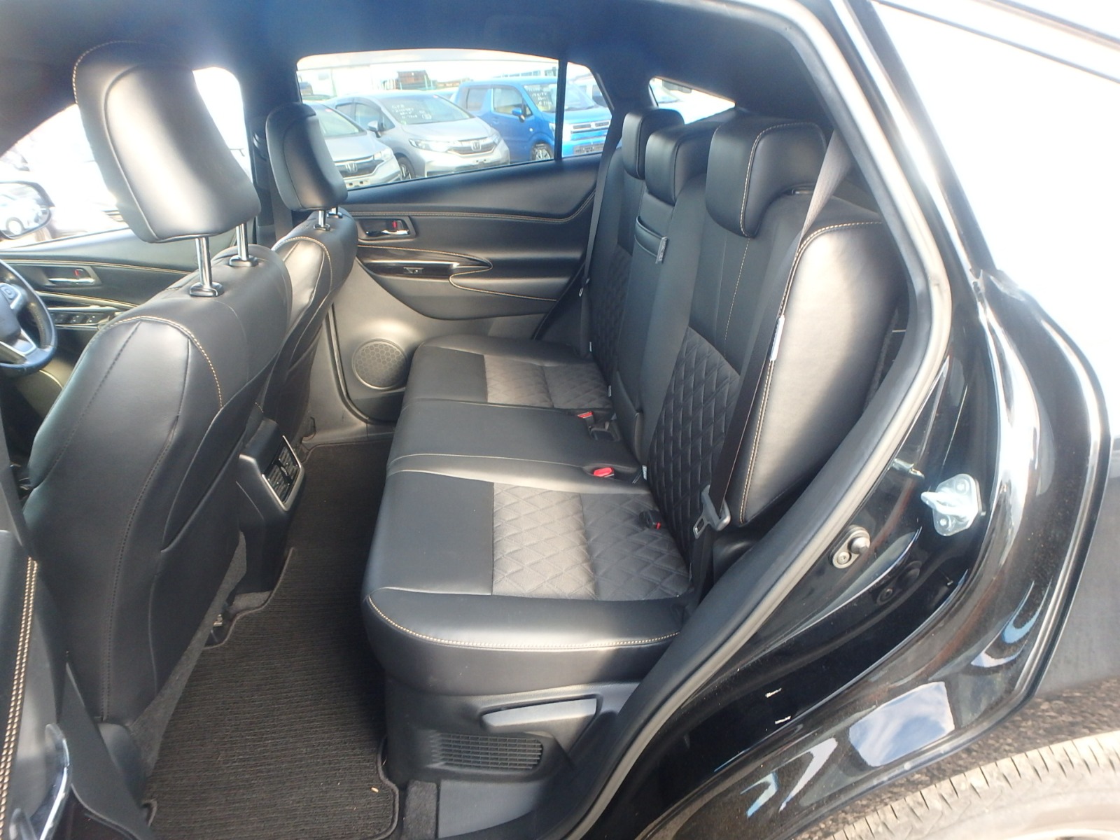 TOYOTA HARRIER PREMIUM