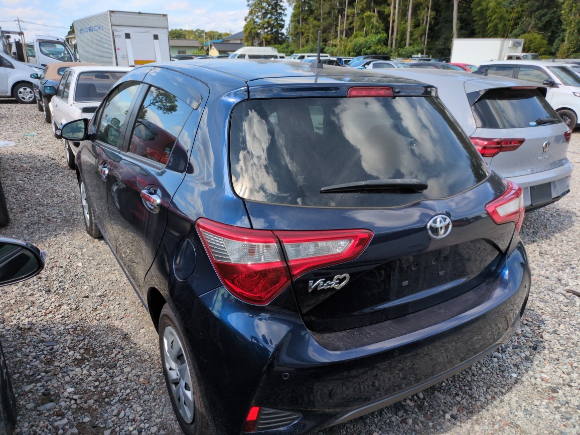 TOYOTA VITZ