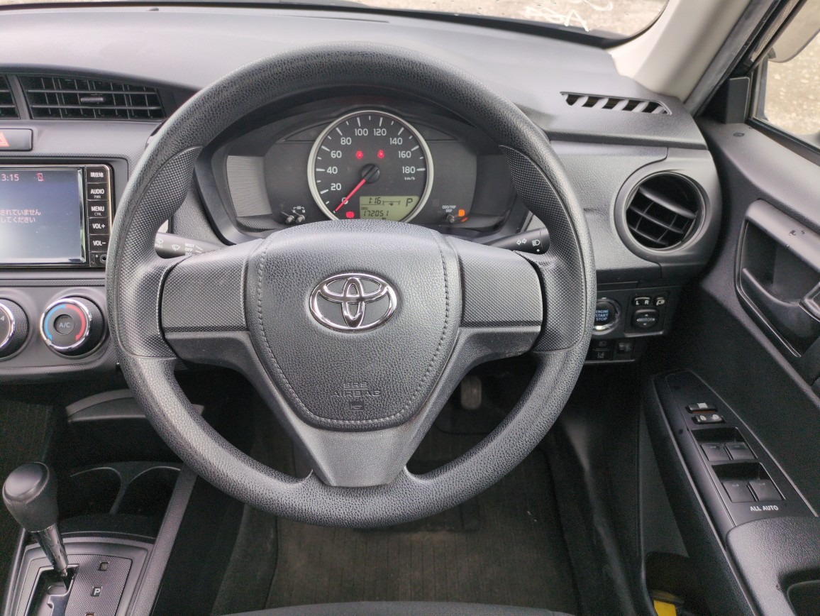 TOYOTA AXIO E X