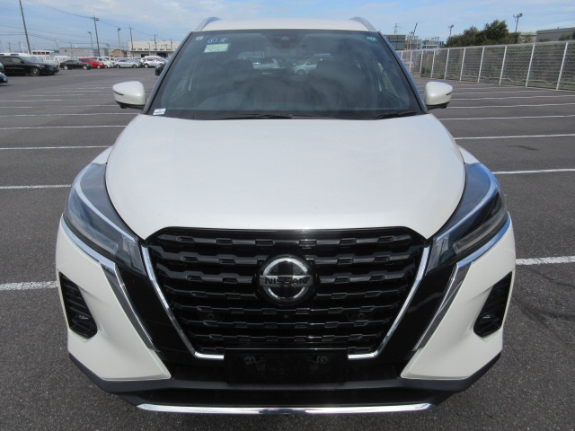 NISSAN KICKS 5D X