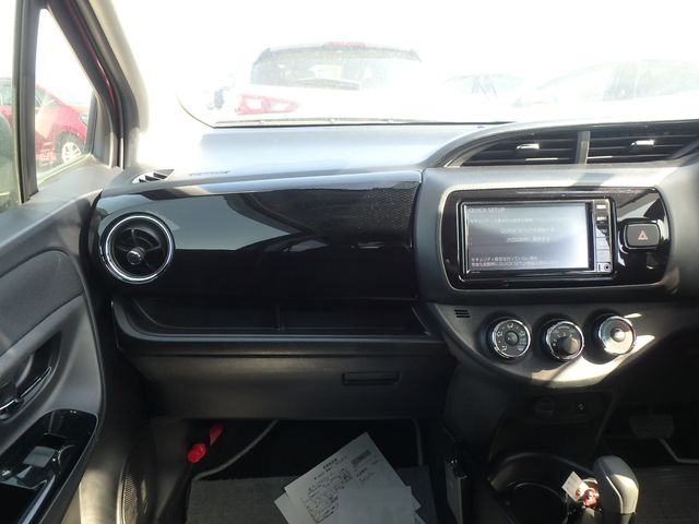 TOYOTA VITZ 5D F SAFETY EDITION III