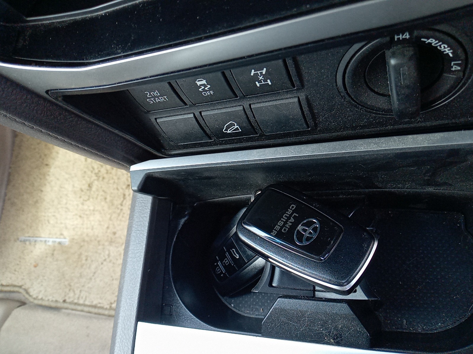 TOYOTA LAND CRUISER PRADO