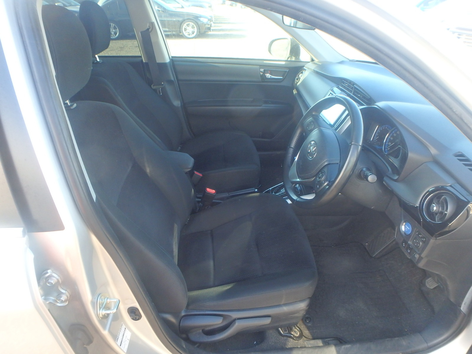 TOYOTA COROLLA FIELDER HYBRID G