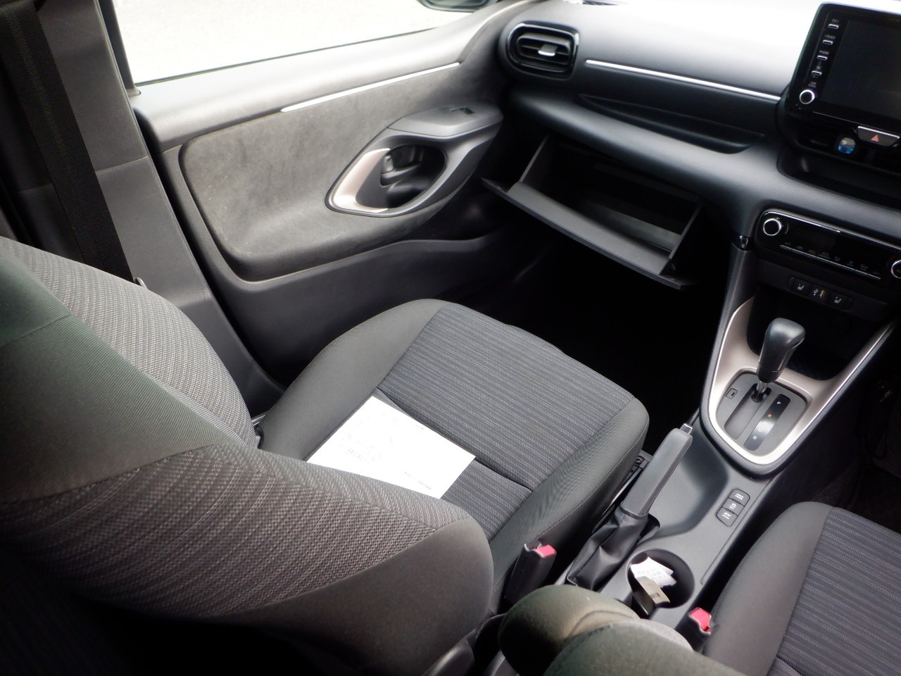 TOYOTA YARIS HYBRID Z