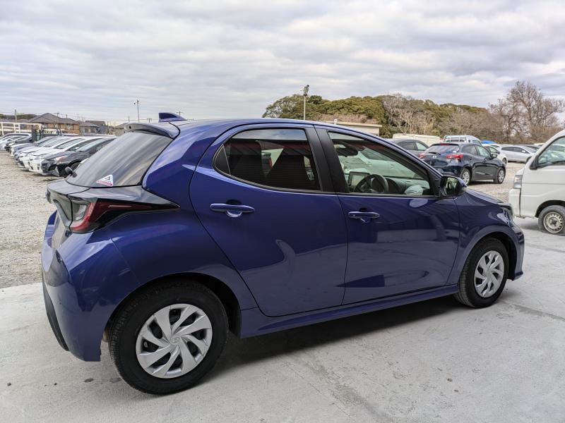 TOYOTA YARIS HYBRID X