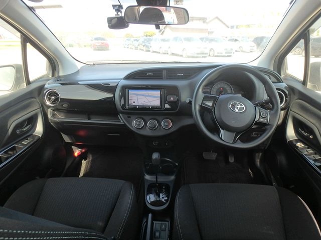 TOYOTA VITZ F SAFETY EDITION III