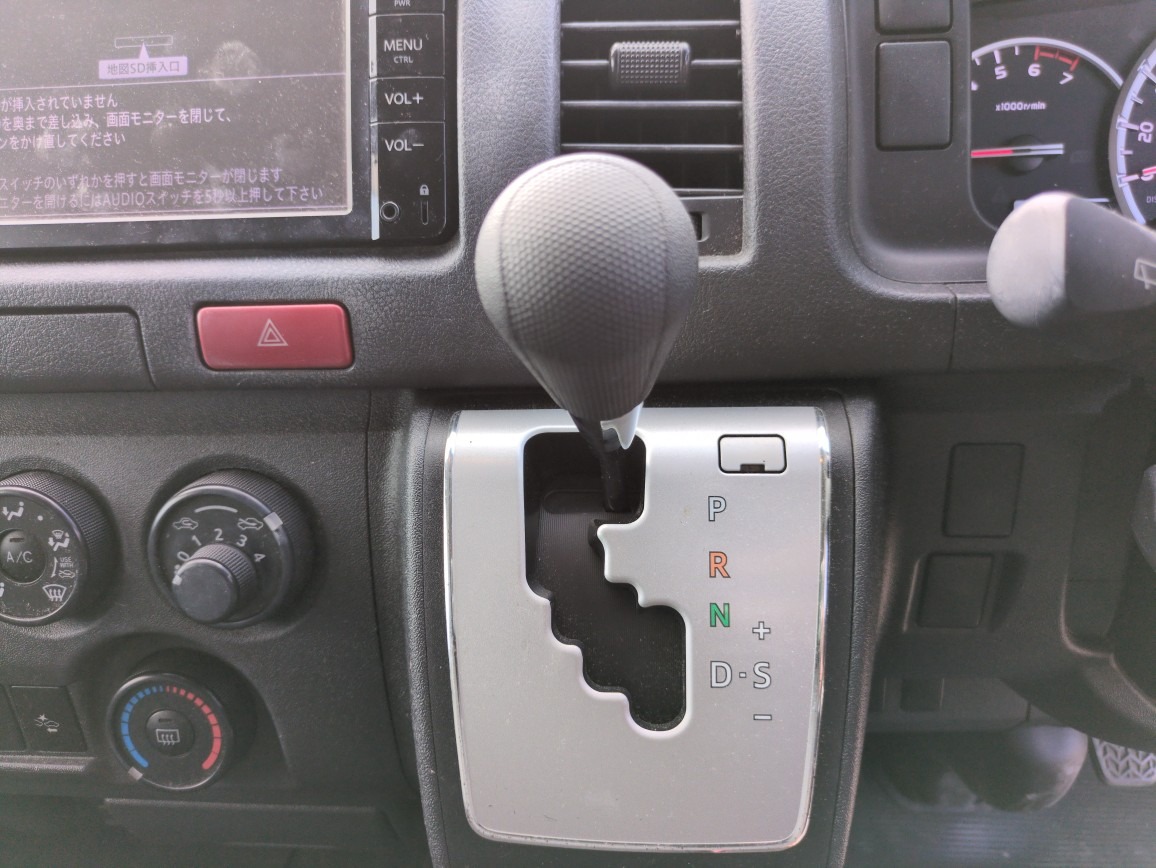 TOYOTA HIACE VAN 5D LONG DX