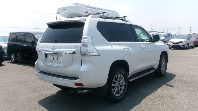 TOYOTA PRADO 2017
