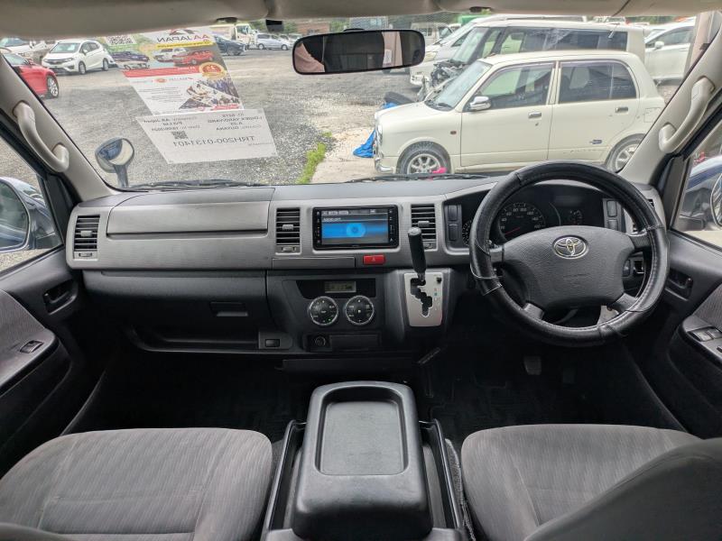 TOYOTA HAICE VAN