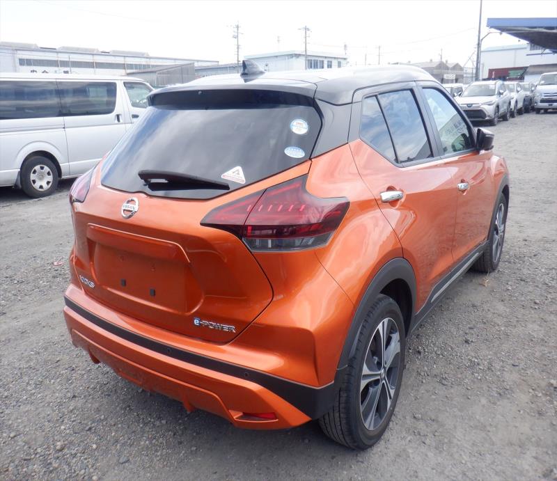 NISSAN KICKS