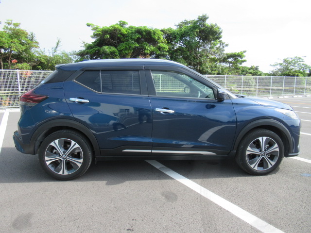 NISSAN KICKS 5D X