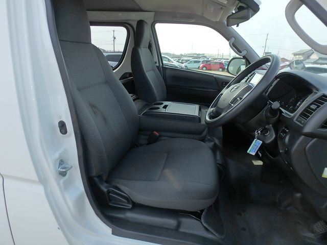TOYOTA HIACE DX GL PACKAGE