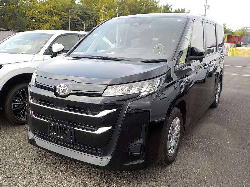 TOYOTA NOAH