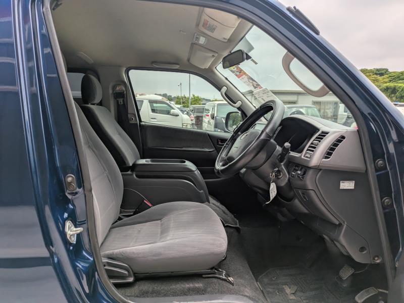 TOYOTA HAICE VAN