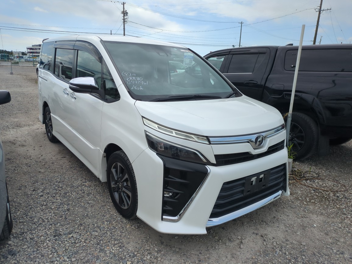 TOYOTA VOXY ZS SPARKLE