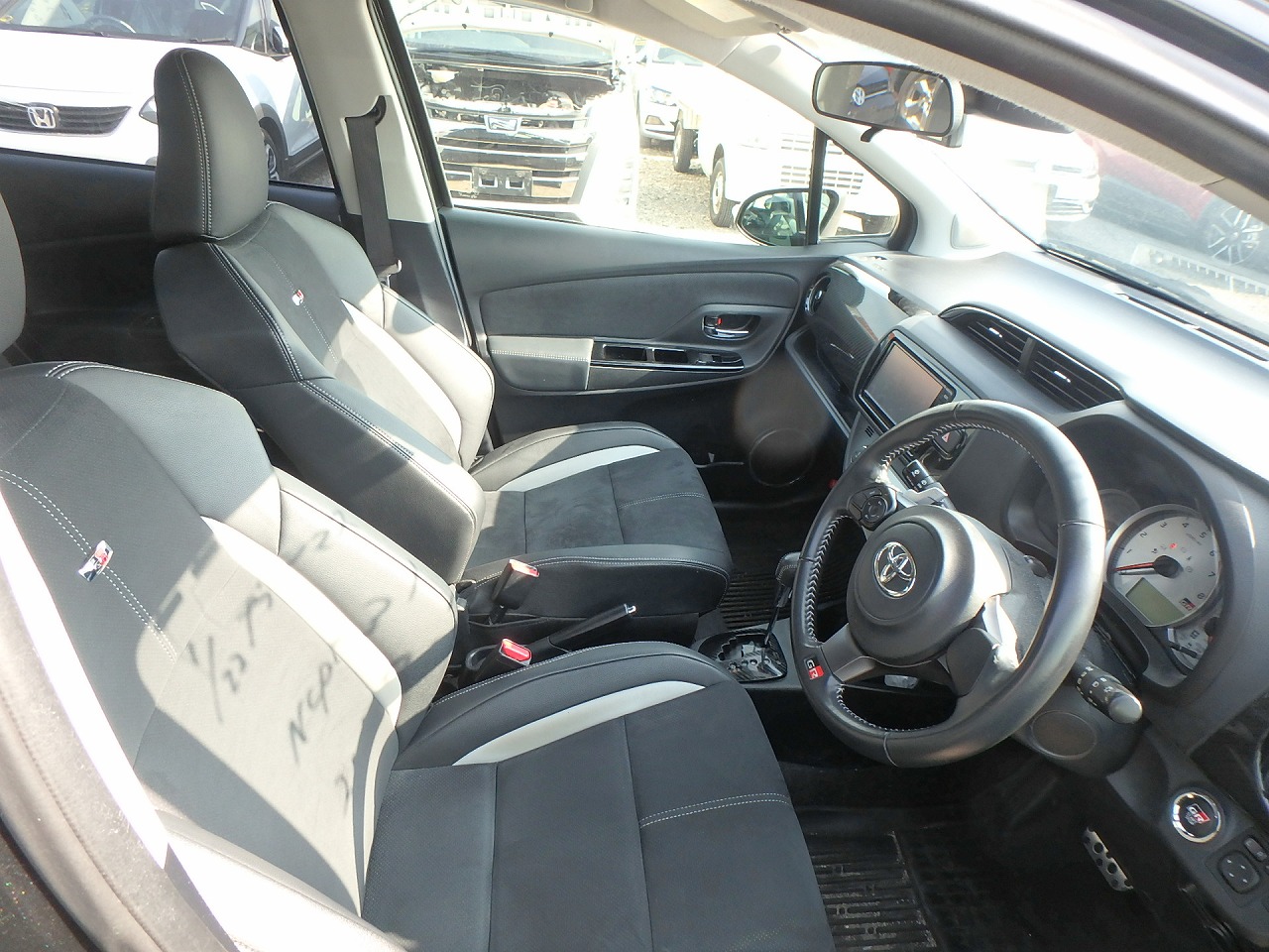 TOYOTA VITZ GR SPORT