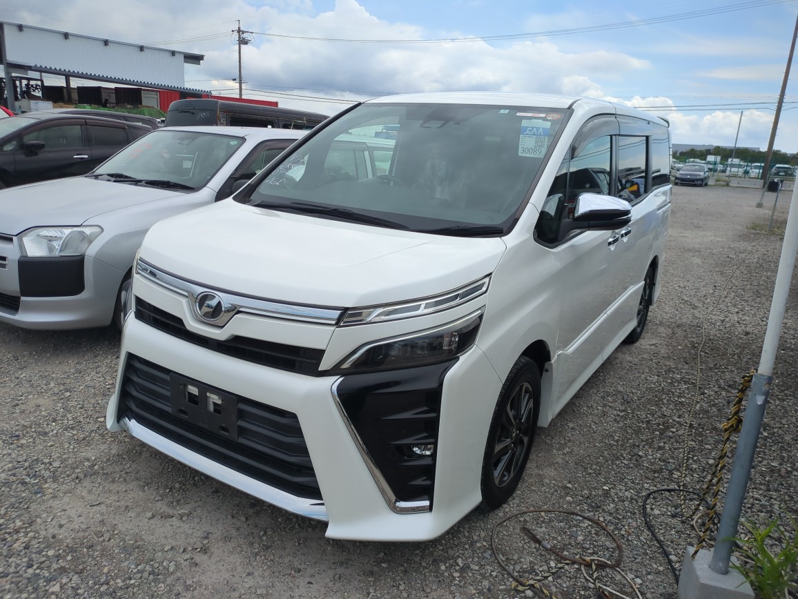 TOYOTA VOXY ZS SPARKLE