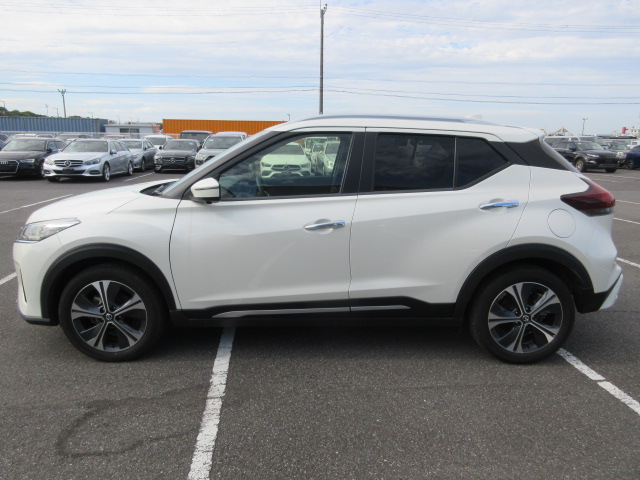 NISSAN KICKS 5D X