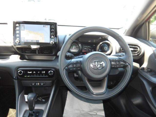 TOYOTA YARIS HYBIRD Z
