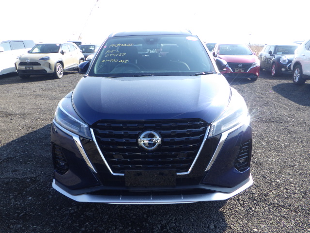 NISSAN KICKS X