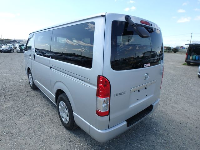 TOYOTA HIACE DXGL PACKAGE