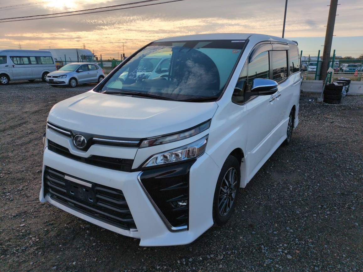 TOYOTA VOXY ZS KIRAMEKI