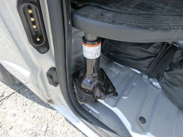 TOYOTA HIACE DXGL PACKAGE