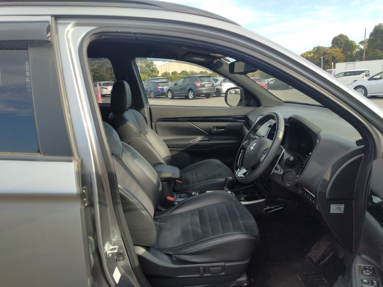 MITSUBISHIN OUTLANDER