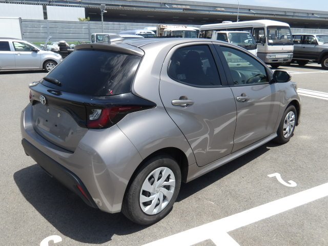 TOYOTA YARIS X
