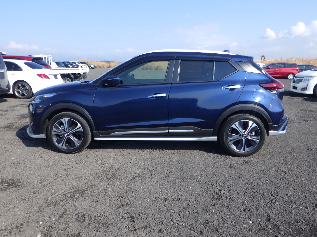 NISSAN KICKS X
