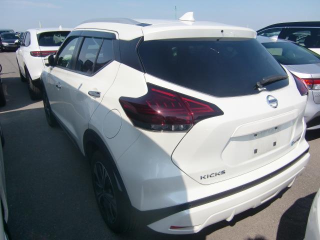 NISSAN KICKS