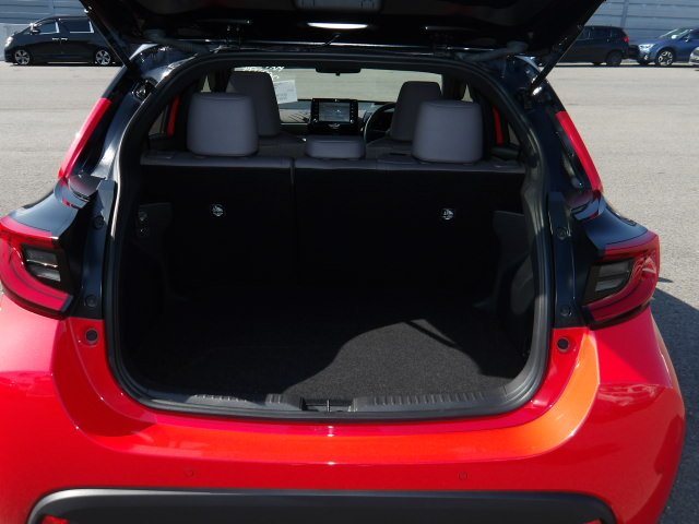 TOYOTA YARIS HYBRID Z