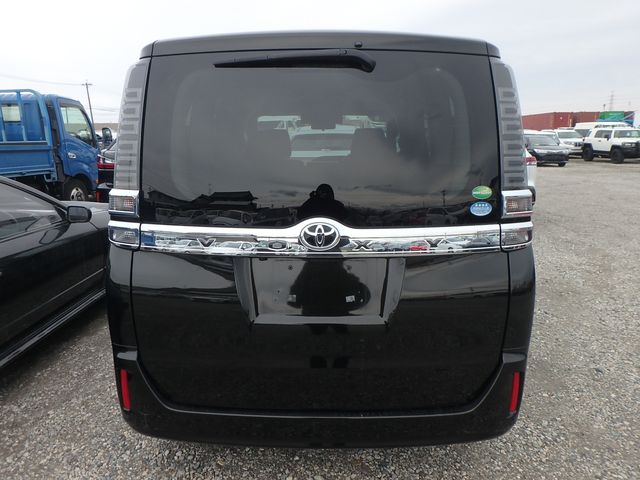 TOYOTA VOXY X