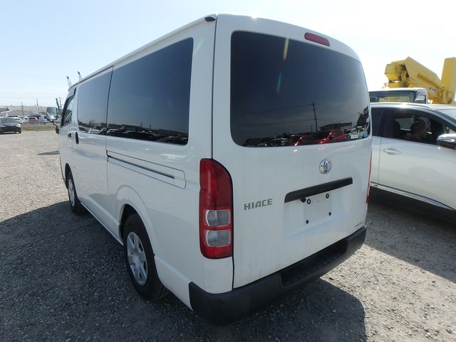 TOYOTA HIACE LONG DX