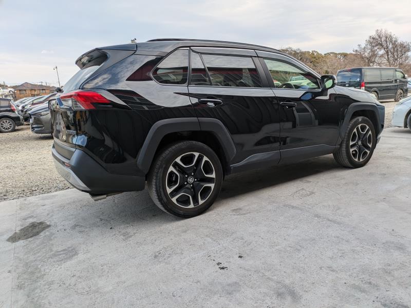 TOYOTA RAV 4
