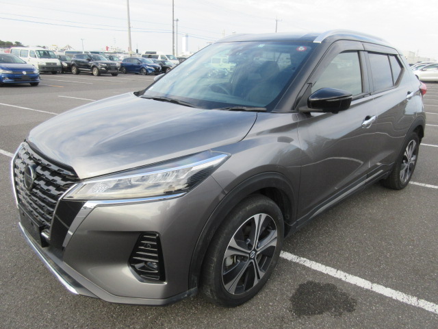 NISSAN KICKS 5D X