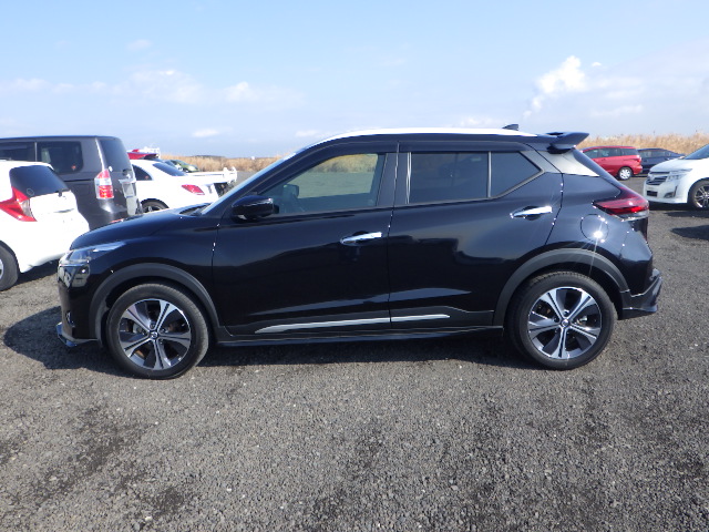 NISSAN KICKS X