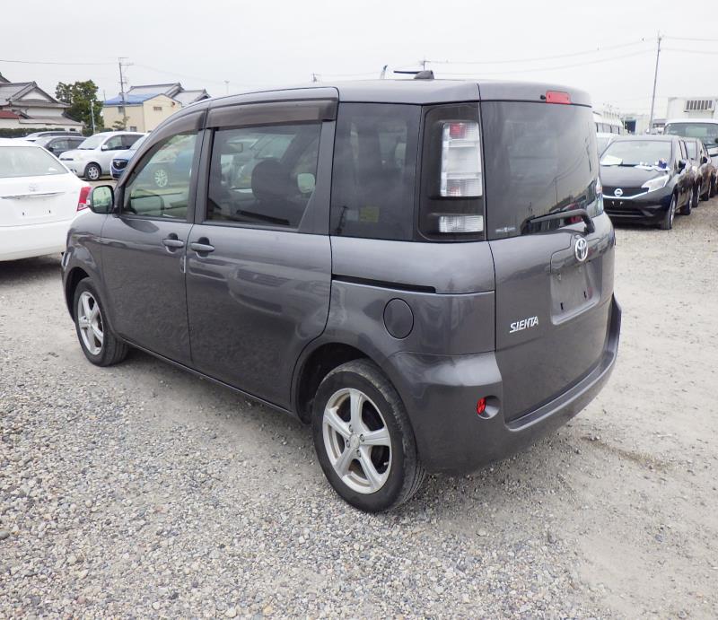 TOYOTA SIENTA X L PACKAGE 2012