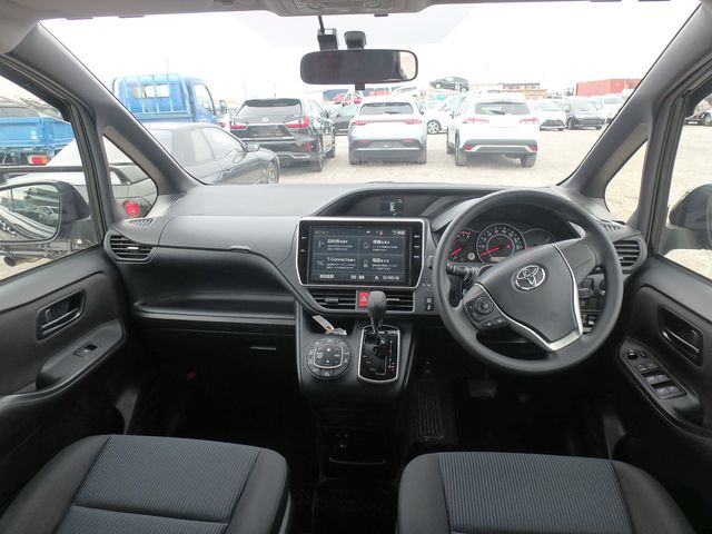 TOYOTA VOXY X