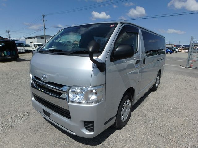 TOYOTA HIACE DXGL PACKAGE