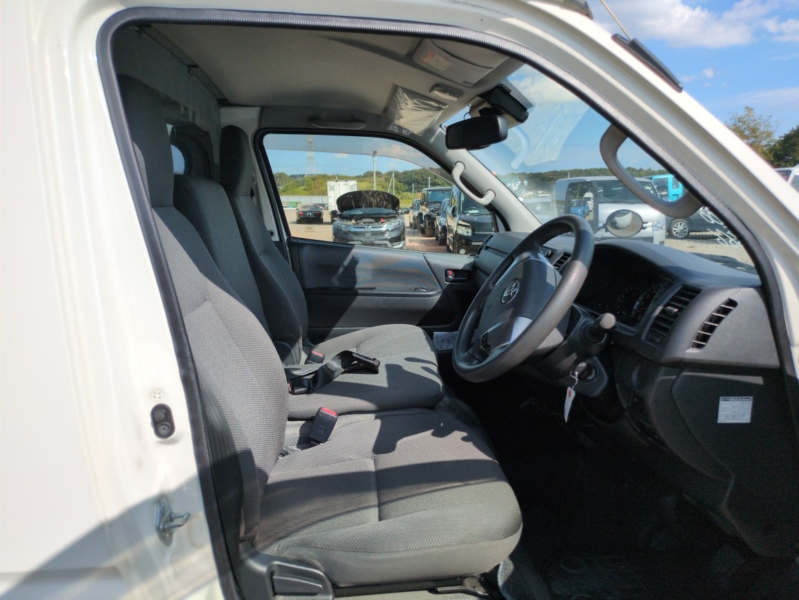 TOYOTA HIACE VAN 5D LONG DX JUSTLOW